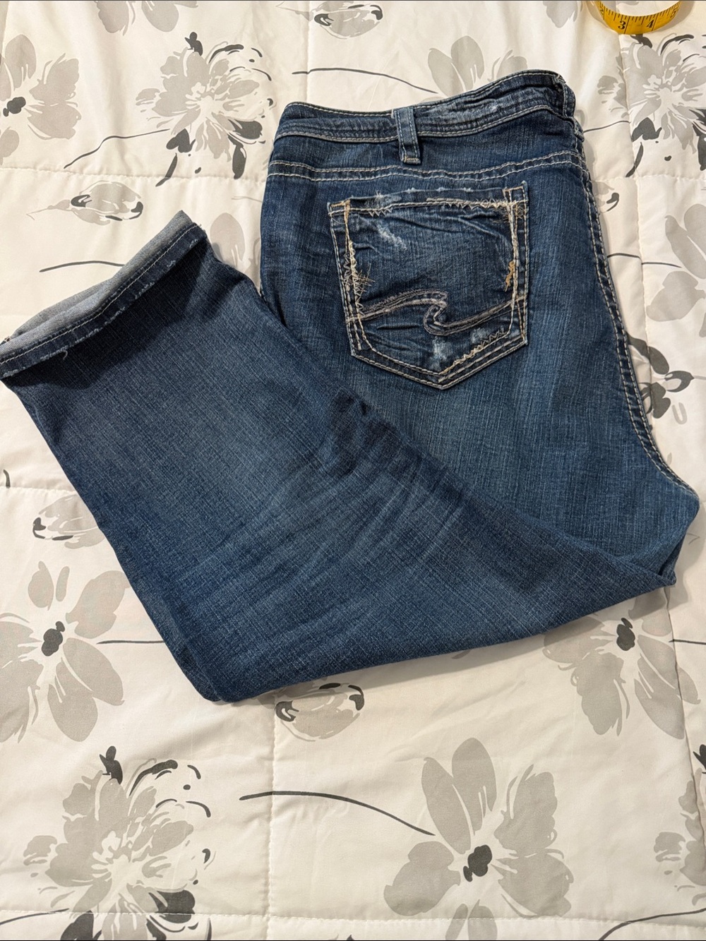 Silver Jeans Dark Blue- Elyse Capri
